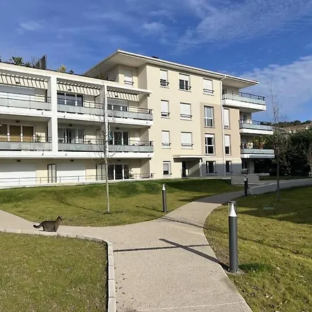 Calme Apartment *